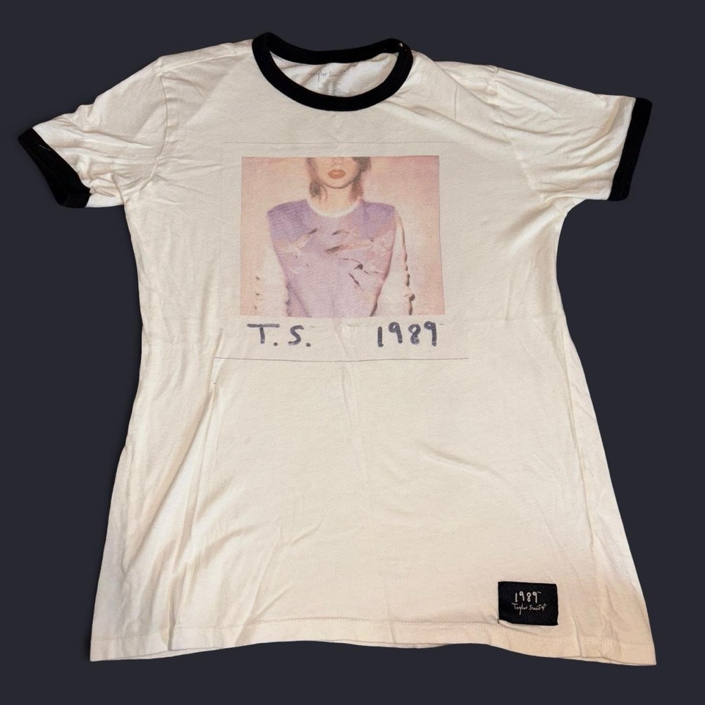 Taylor Swift 1989 Original and Official Tour Merch Tee